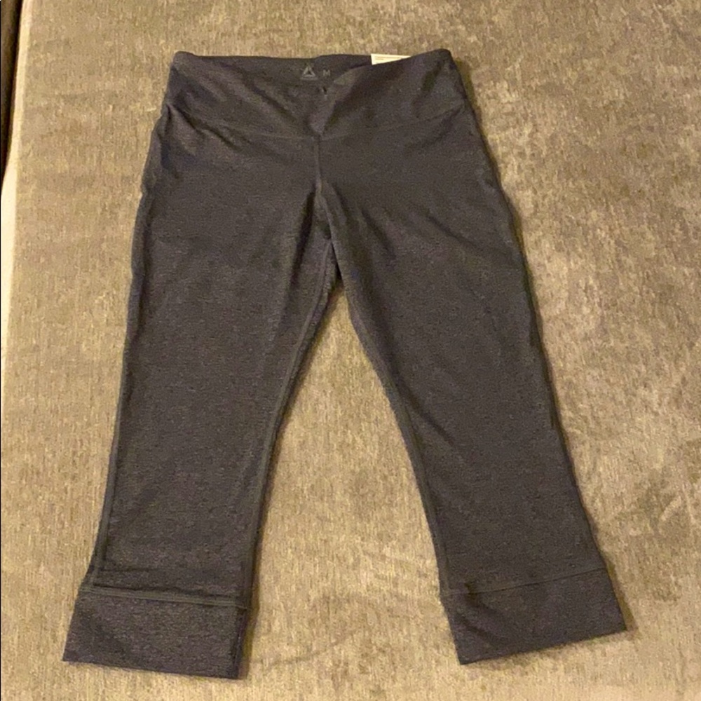 NEW - Reebok Medium Workout Capris